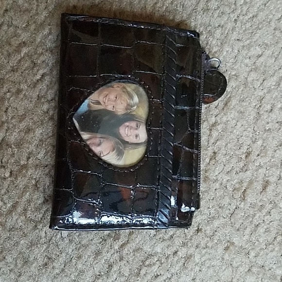 Brighton  coin/ ID  holder - Picture 1 of 2